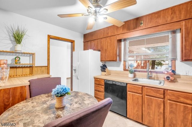 58 Arden St, Franklin Twp., NJ 08873
