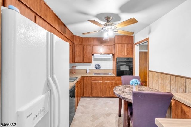 58 Arden St, Franklin Twp., NJ 08873