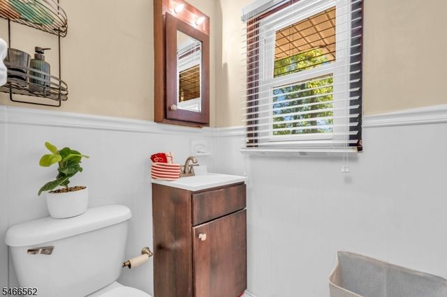 58 Arden St, Franklin Twp., NJ 08873