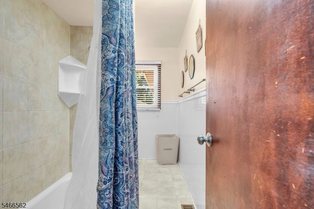 58 Arden St, Franklin Twp., NJ 08873