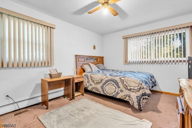 58 Arden St, Franklin Twp., NJ 08873