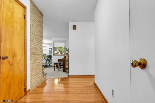 58 Arden St, Franklin Twp., NJ 08873