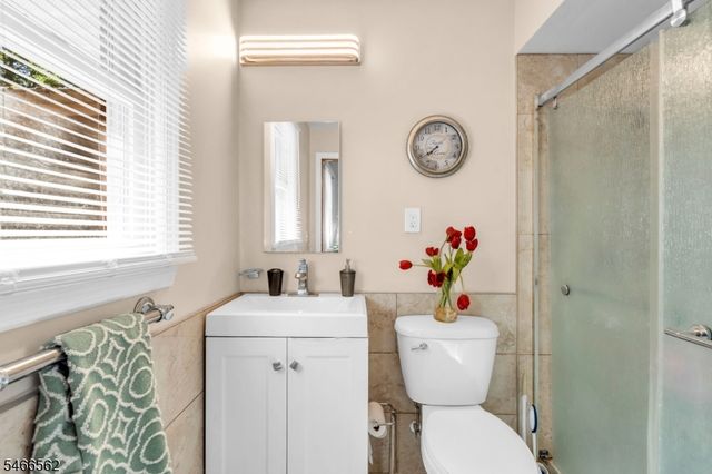 58 Arden St, Franklin Twp., NJ 08873