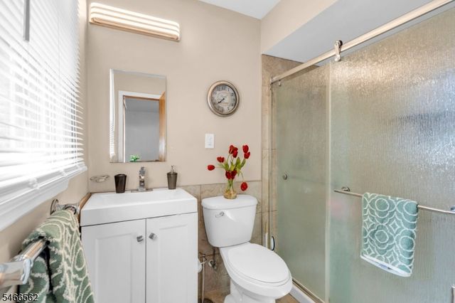 58 Arden St, Franklin Twp., NJ 08873