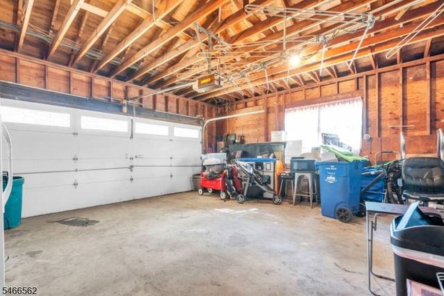 58 Arden St, Franklin Twp., NJ 08873