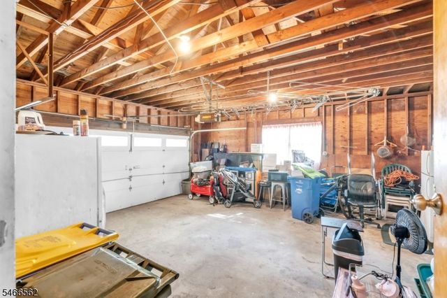 58 Arden St, Franklin Twp., NJ 08873
