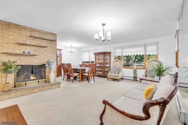 58 Arden St, Franklin Twp., NJ 08873