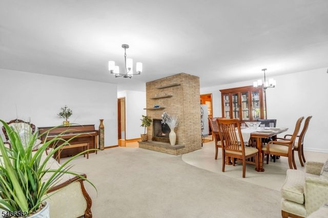 58 Arden St, Franklin Twp., NJ 08873
