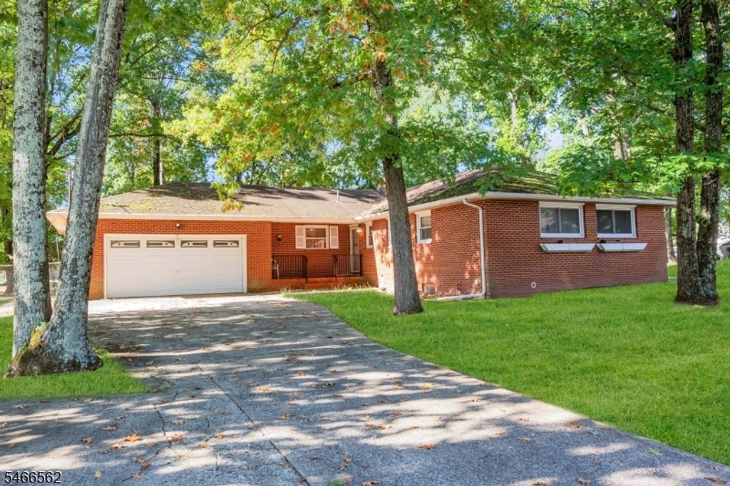 58 Arden St, Franklin Twp., NJ 08873 — exterior