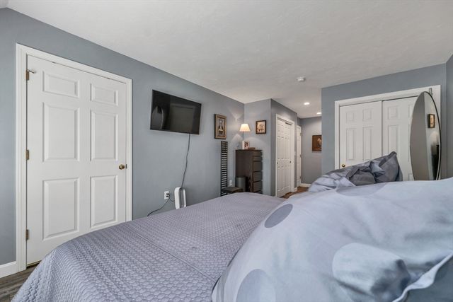 84 Hawthorne Village Rd 84, Nashua, NH 03062