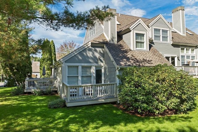 84 Hawthorne Village Rd 84, Nashua, NH 03062