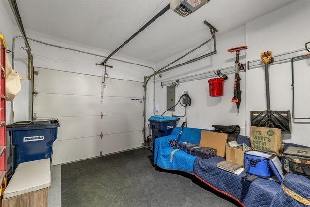 84 Hawthorne Village Rd 84, Nashua, NH 03062