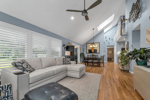 84 Hawthorne Village Rd 84, Nashua, NH 03062