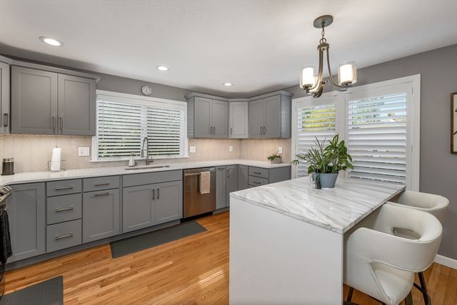 84 Hawthorne Village Rd 84, Nashua, NH 03062