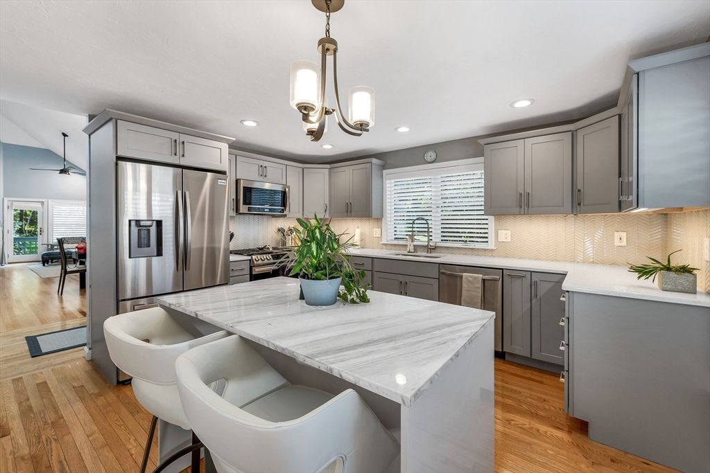 84 Hawthorne Village Rd 84, Nashua, NH 03062