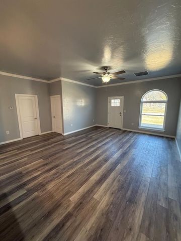 300 Braid Lane, Mcloud, OK 74851