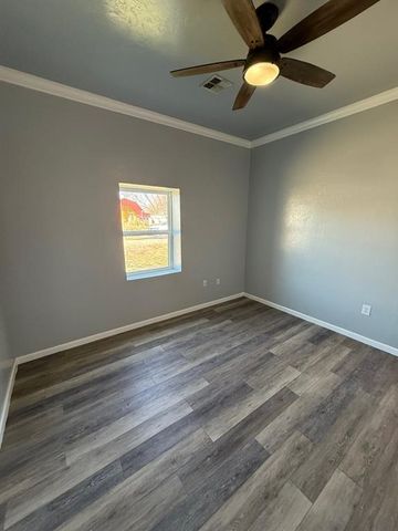 300 Braid Lane, Mcloud, OK 74851