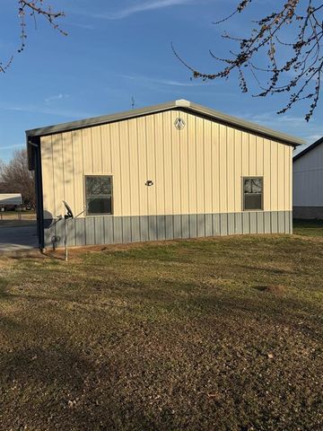 300 Braid Lane, Mcloud, OK 74851