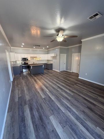 300 Braid Lane, Mcloud, OK 74851