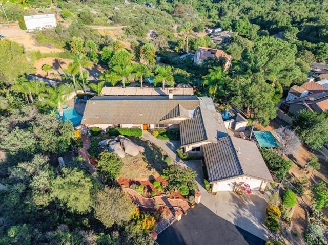 16355 Whispering Oaks Drive, Ramona, CA 92065