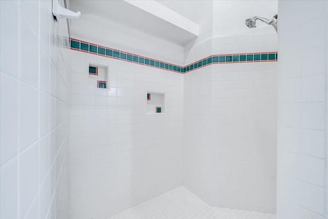 16355 Whispering Oaks Drive, Ramona, CA 92065