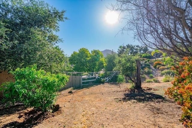 16355 Whispering Oaks Drive, Ramona, CA 92065