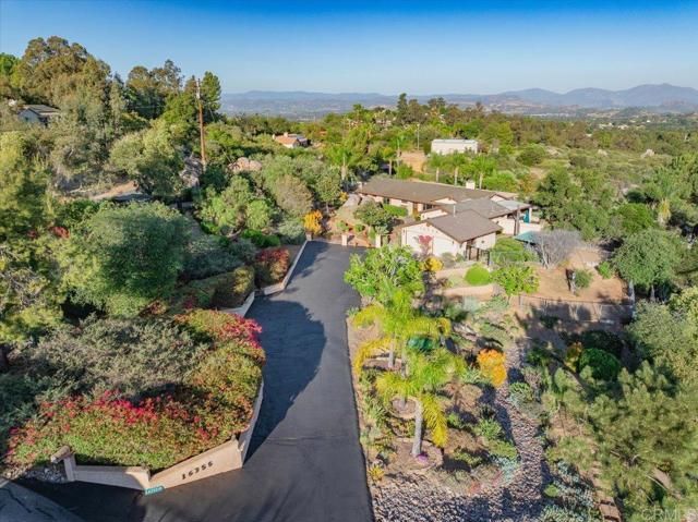 16355 Whispering Oaks Drive, Ramona, CA 92065