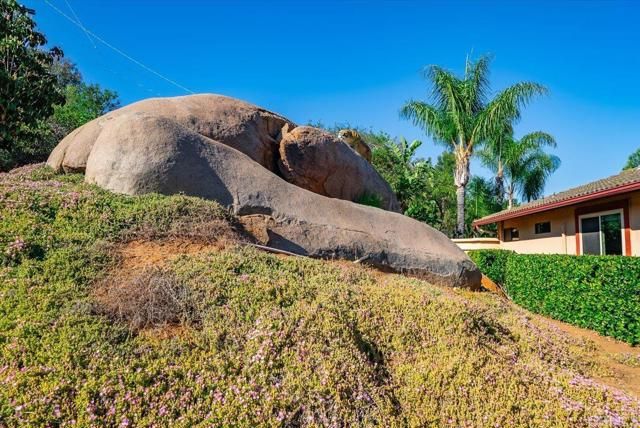 16355 Whispering Oaks Drive, Ramona, CA 92065