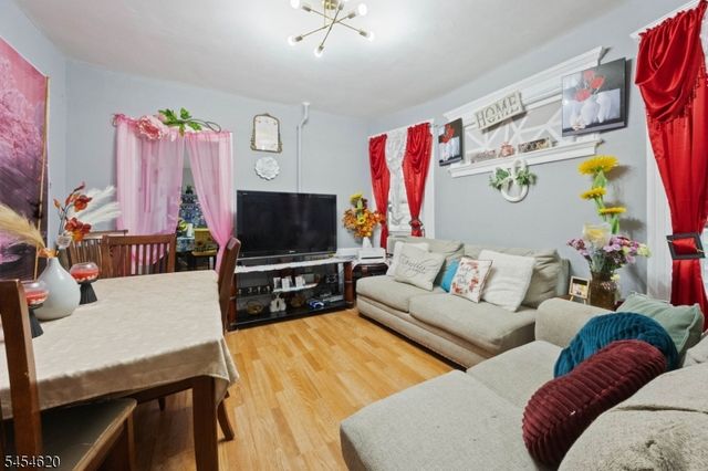 209 N 11Th St, Newark City, NJ 07107