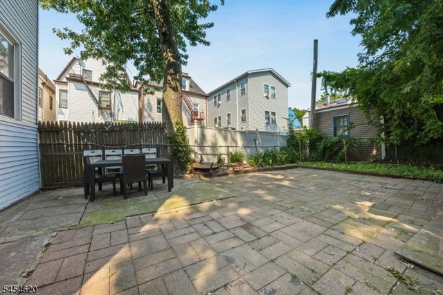 209 N 11Th St, Newark City, NJ 07107