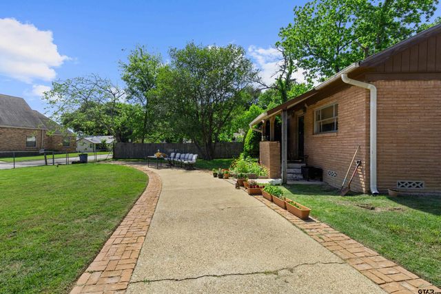 500 W Marshall, Gladewater, TX 75647