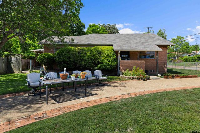 500 W Marshall, Gladewater, TX 75647