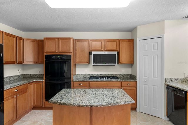 7716 PARK HILL AVENUE, Leesburg, FL 34748