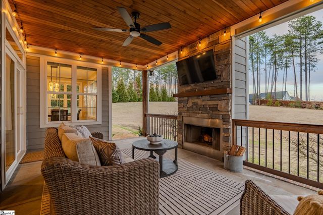 213 Kittansett Court, Taylors, SC 29687