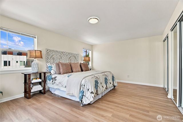 2604 SW Genesee St, Seattle, WA 98106