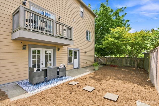 2604 SW Genesee St, Seattle, WA 98106