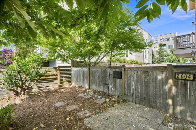 2604 SW Genesee St, Seattle, WA 98106