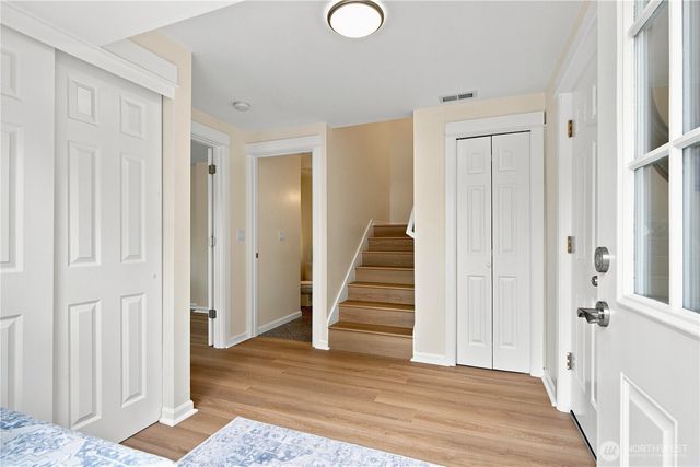 2604 SW Genesee St, Seattle, WA 98106
