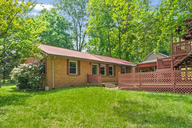 611 Rocky Hill Rd, Clarksville, TN 37042