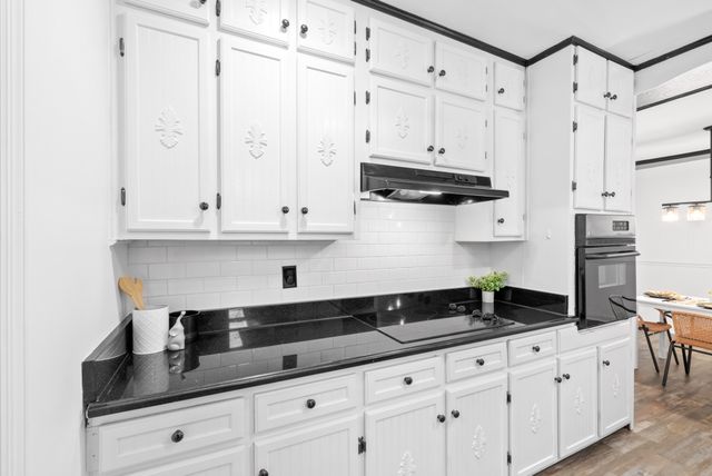 611 Rocky Hill Rd, Clarksville, TN 37042