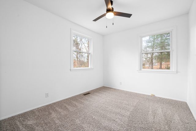 611 Rocky Hill Rd, Clarksville, TN 37042