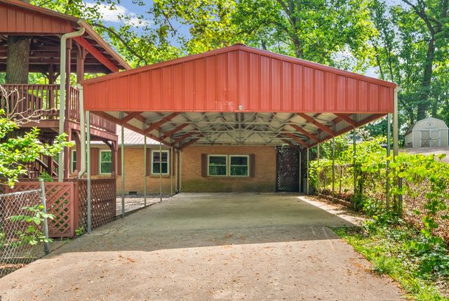 611 Rocky Hill Rd, Clarksville, TN 37042