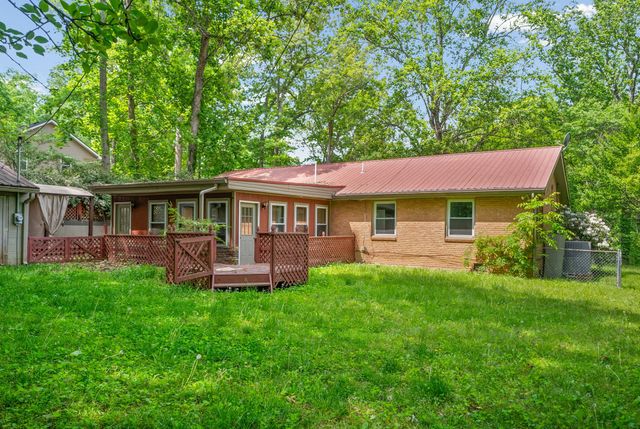 611 Rocky Hill Rd, Clarksville, TN 37042