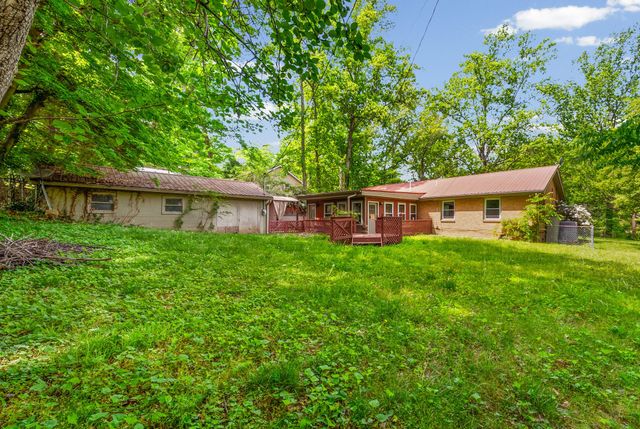 611 Rocky Hill Rd, Clarksville, TN 37042
