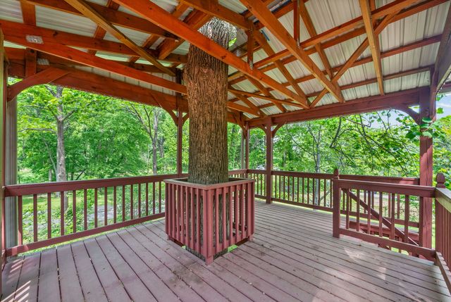 611 Rocky Hill Rd, Clarksville, TN 37042