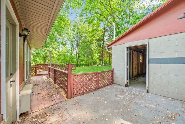 611 Rocky Hill Rd, Clarksville, TN 37042