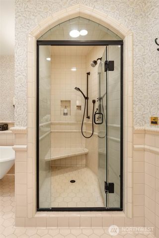300 Maiden Lane E, Seattle, WA 98112