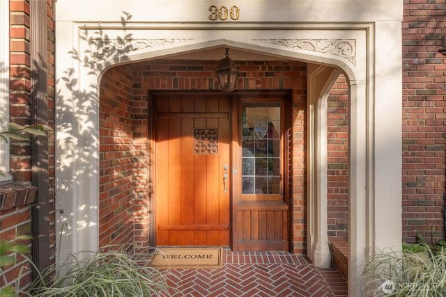 300 Maiden Lane E, Seattle, WA 98112