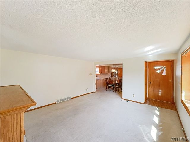86 Jane Drive, Cheektowaga, NY 14227