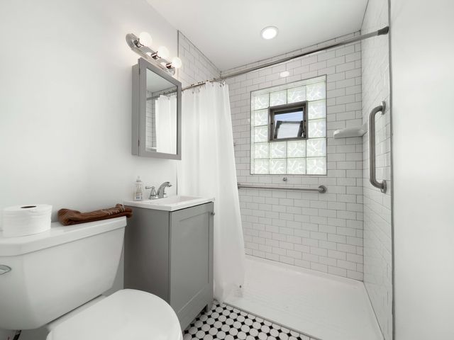 9535 Nerbonne Avenue, Franklin Park, IL 60131